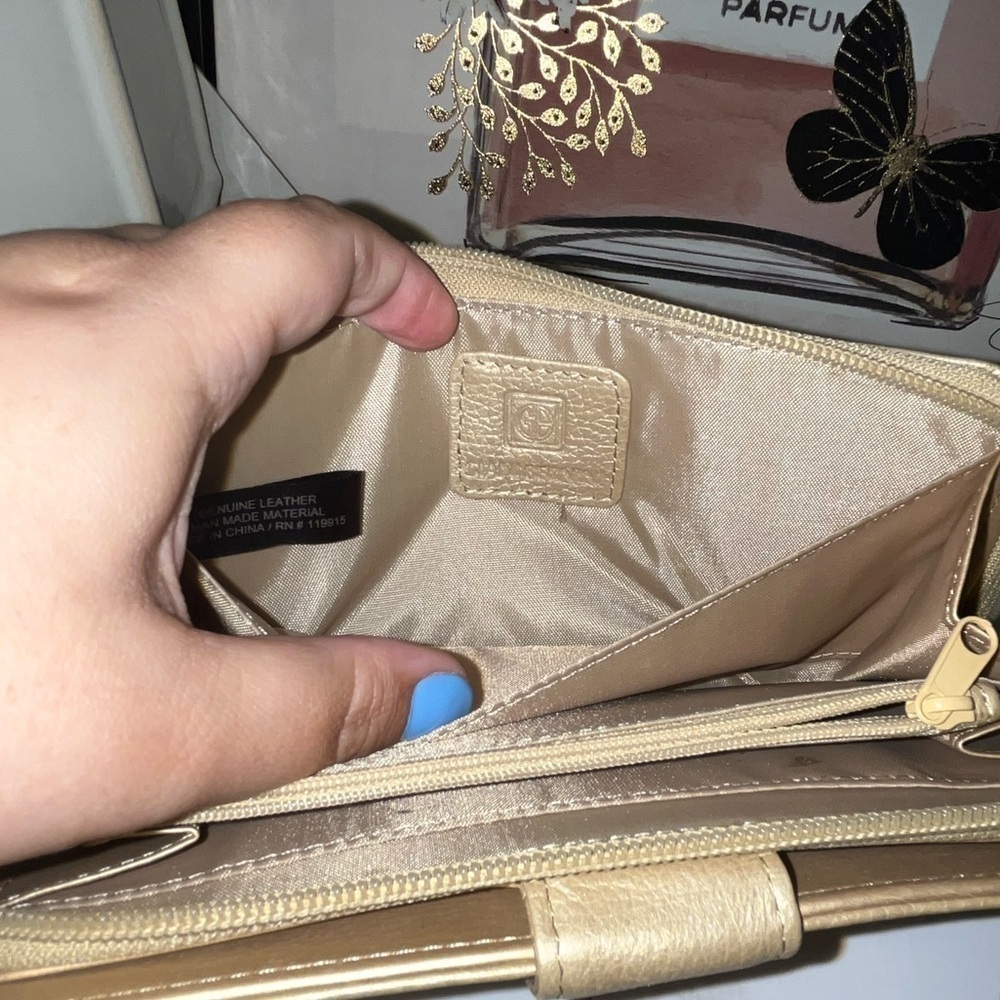 Giani Bernini All-In-One Zip Around Wallet, Champagne Gold, Metallic Leather - Picture 11 of 16